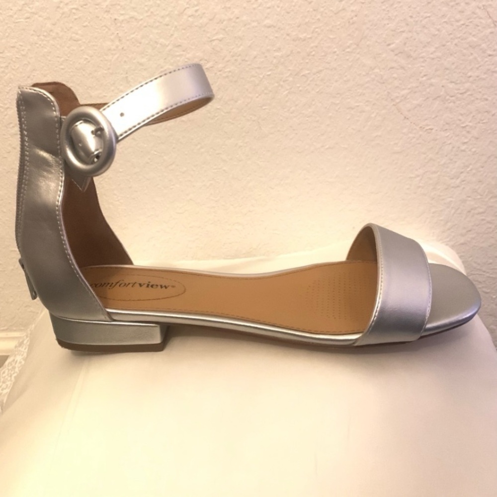 Comfortview Collection Silver Sandals. Size 7W, 8W and 9.5W - Picture 6 of 10